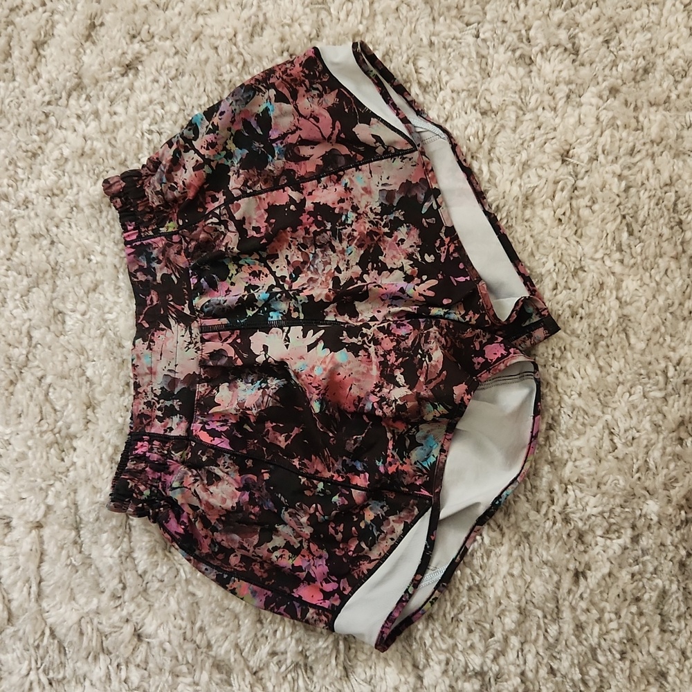 Lululemon Hotty Hot Short